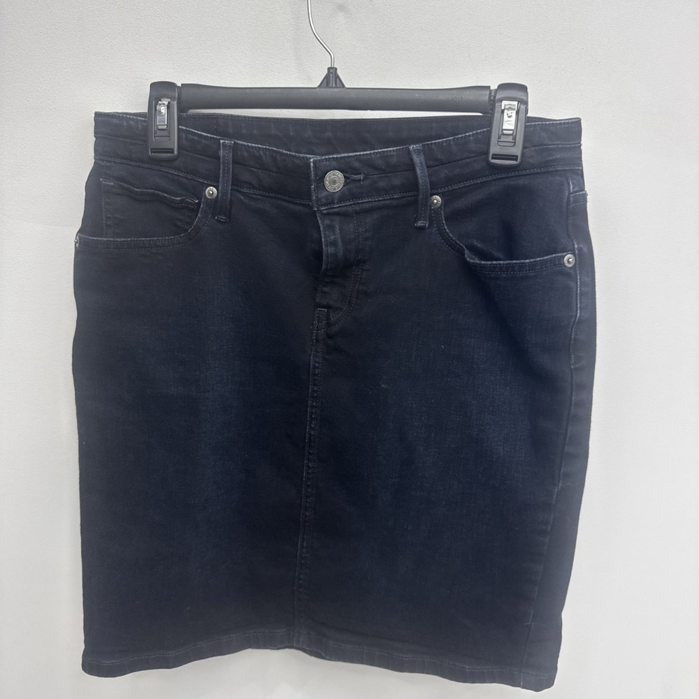 Women's Size 29 | Levi Strauss & CO. |  Black Denim Skirt Zipper Pockets